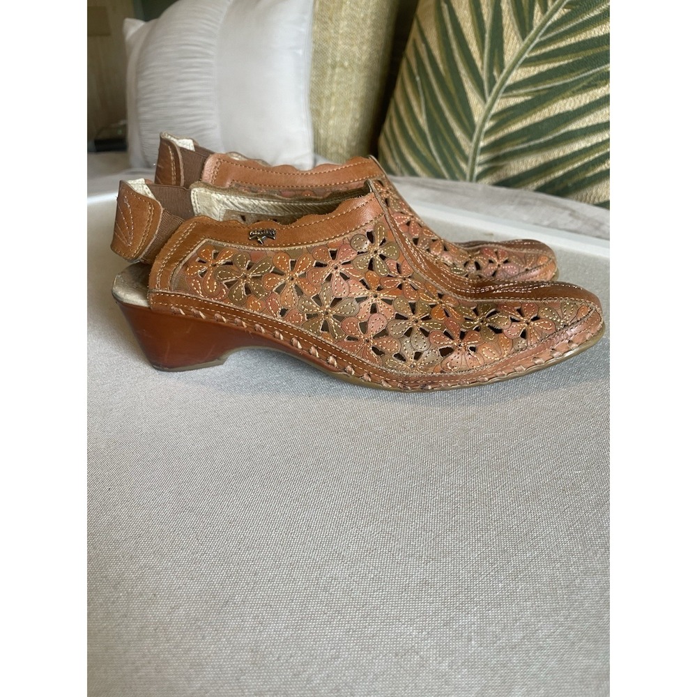 Pikolinos Women's Laser Cut Floral Leather Heeled‎ Mules Leather Boho Stitch 38
